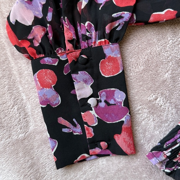 Vero Moda Black and Red Floral Blouse - Picture 4 of 13